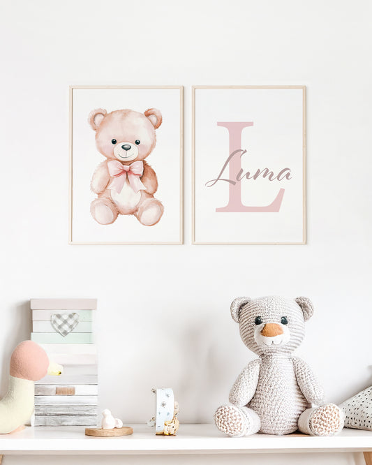 Kit 2 Quadros Infantil Quarto Bebê Menina Ursinho Personalizado Nome e Inicial