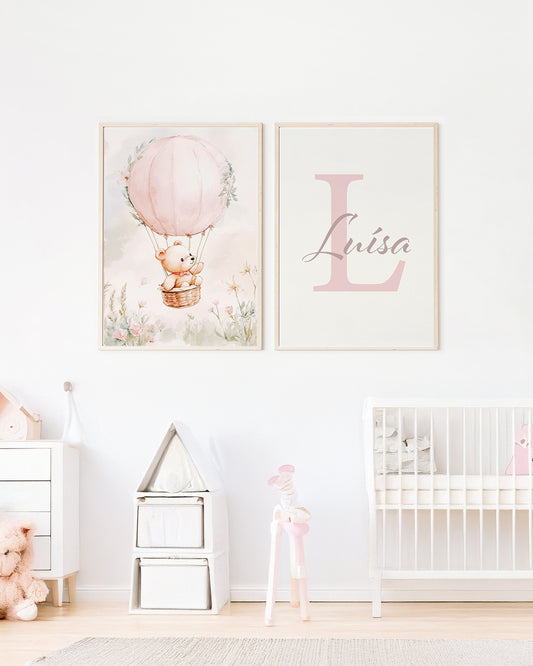 Kit 2 Quadros Infantil Quarto Bebê Menina Urso no Balão Personalizado Nome e Inicial